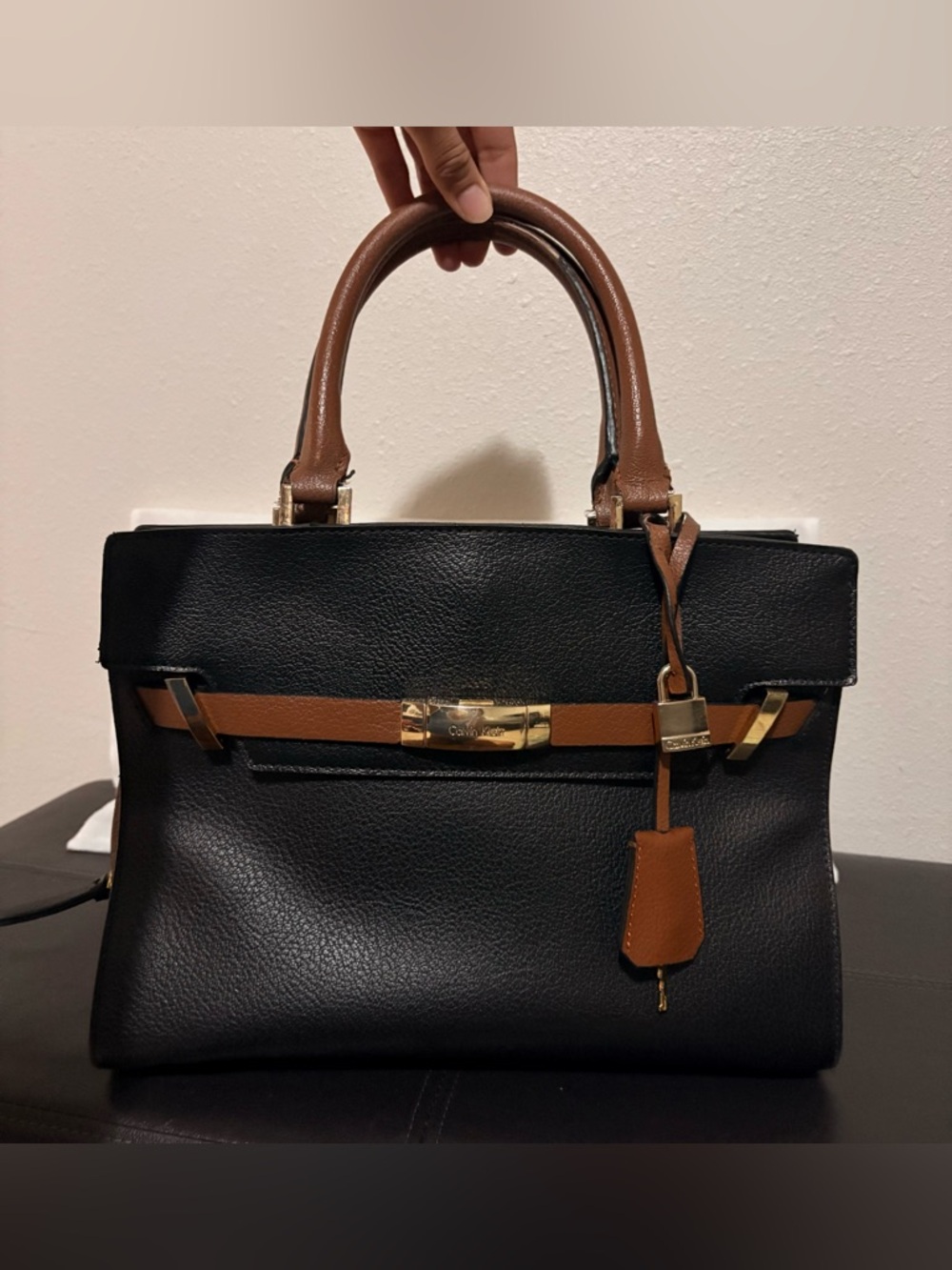 NWOT Calvin Klein Black Leather W/ Brown Trim Buckle, Gold Hardware & Keychain